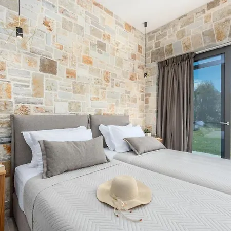 Angelos Villa Katelios